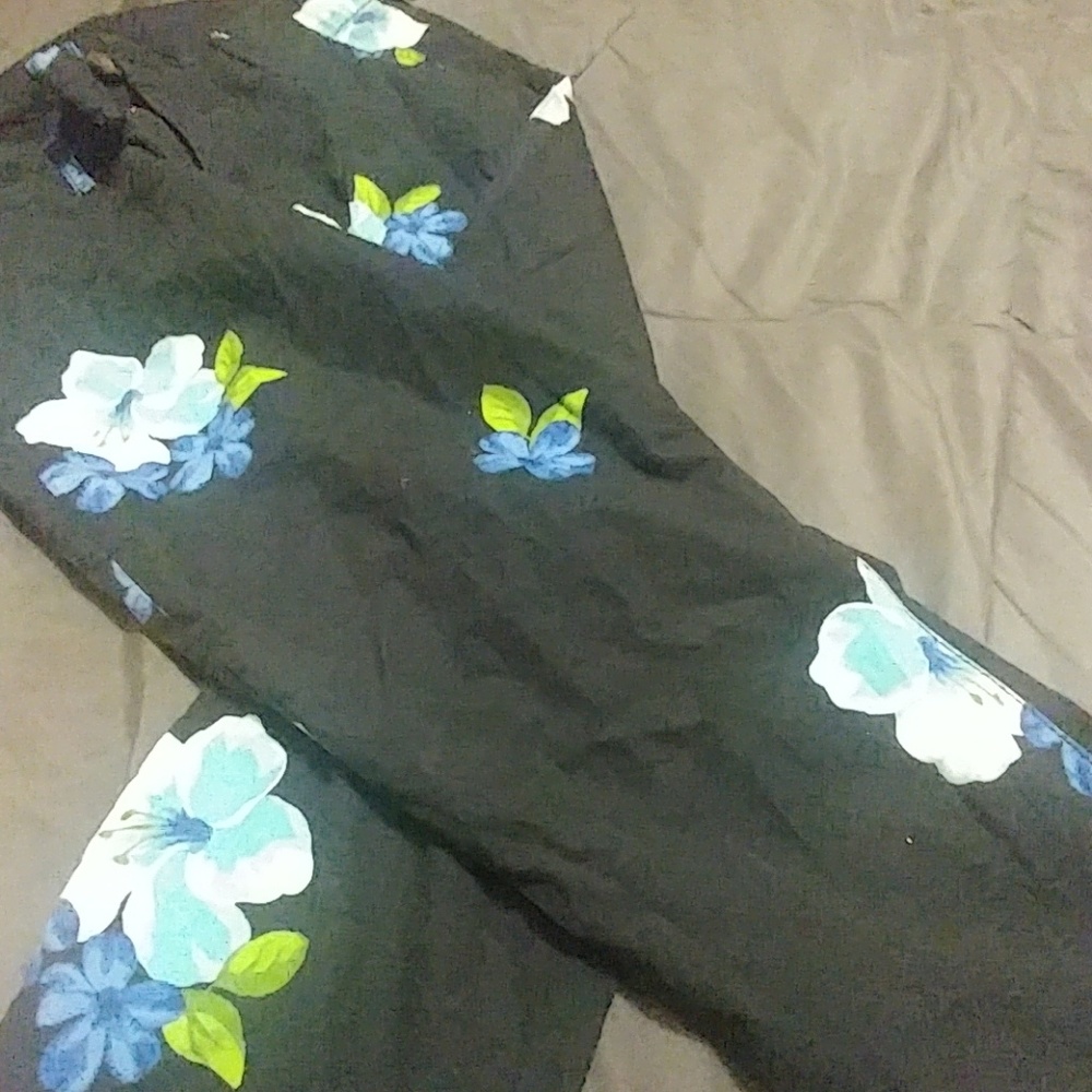 Abercrombie and Fitch capri size 0